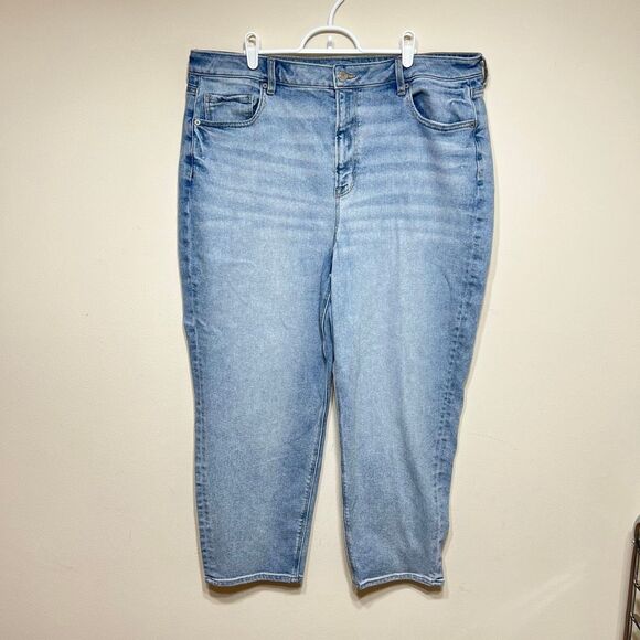 American Eagle Light Wash Mom Straight Jeans 20 Short Women Plus Size - Picture 1 of 11